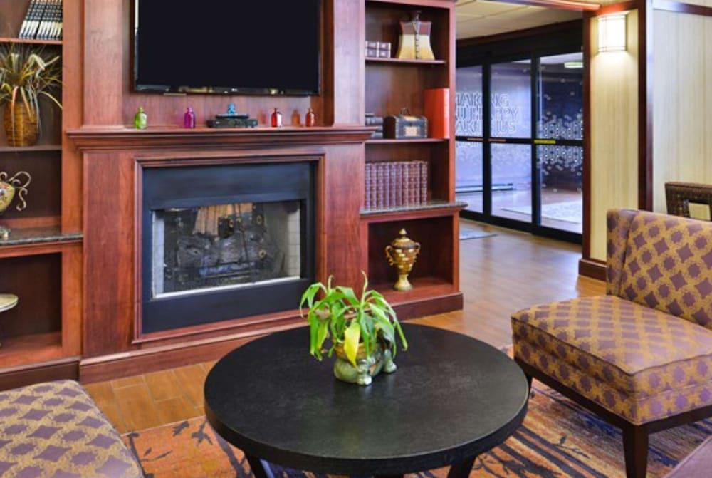 Hampton Inn & Suites Richmond Bagian luar foto