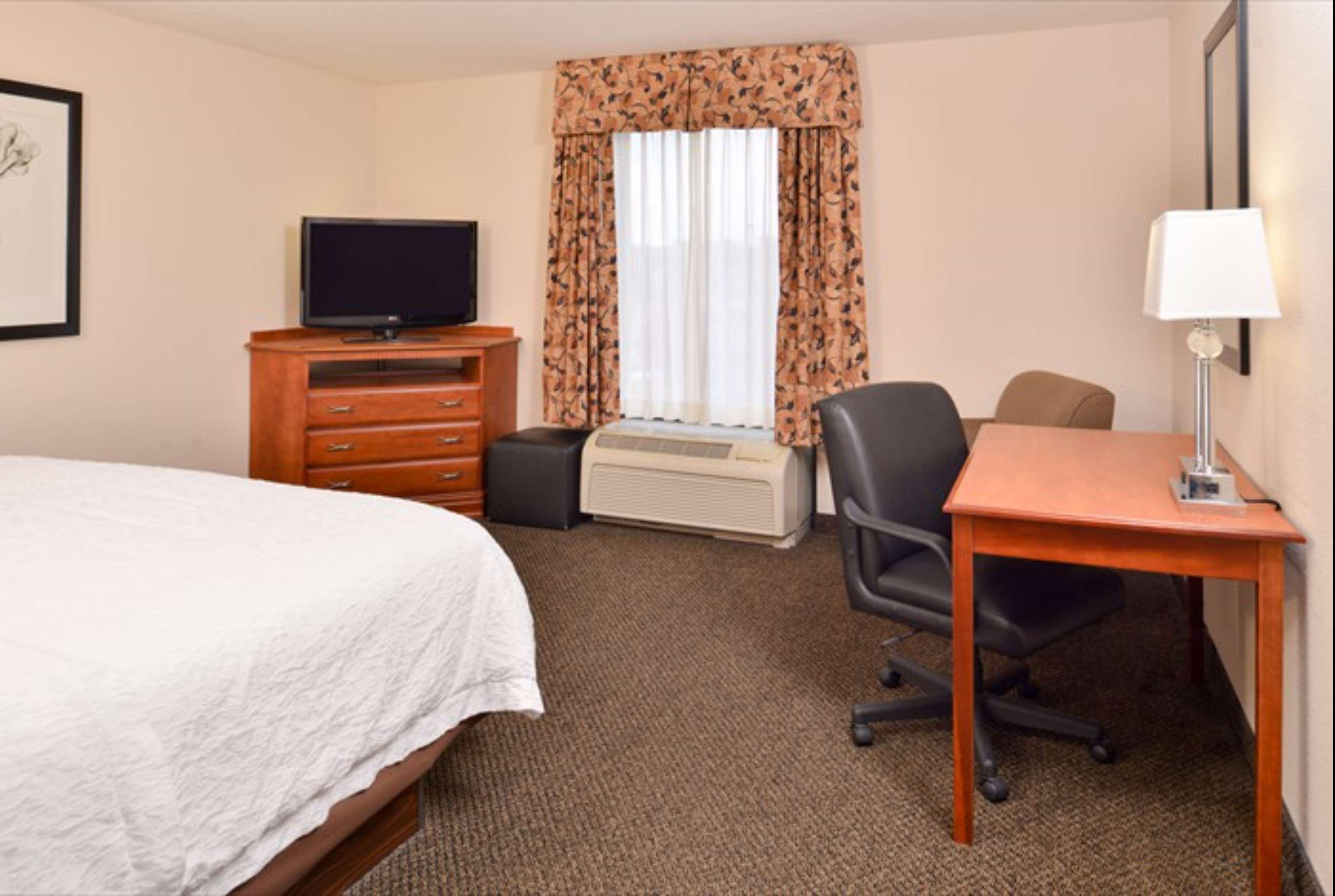 Hampton Inn & Suites Richmond Bagian luar foto