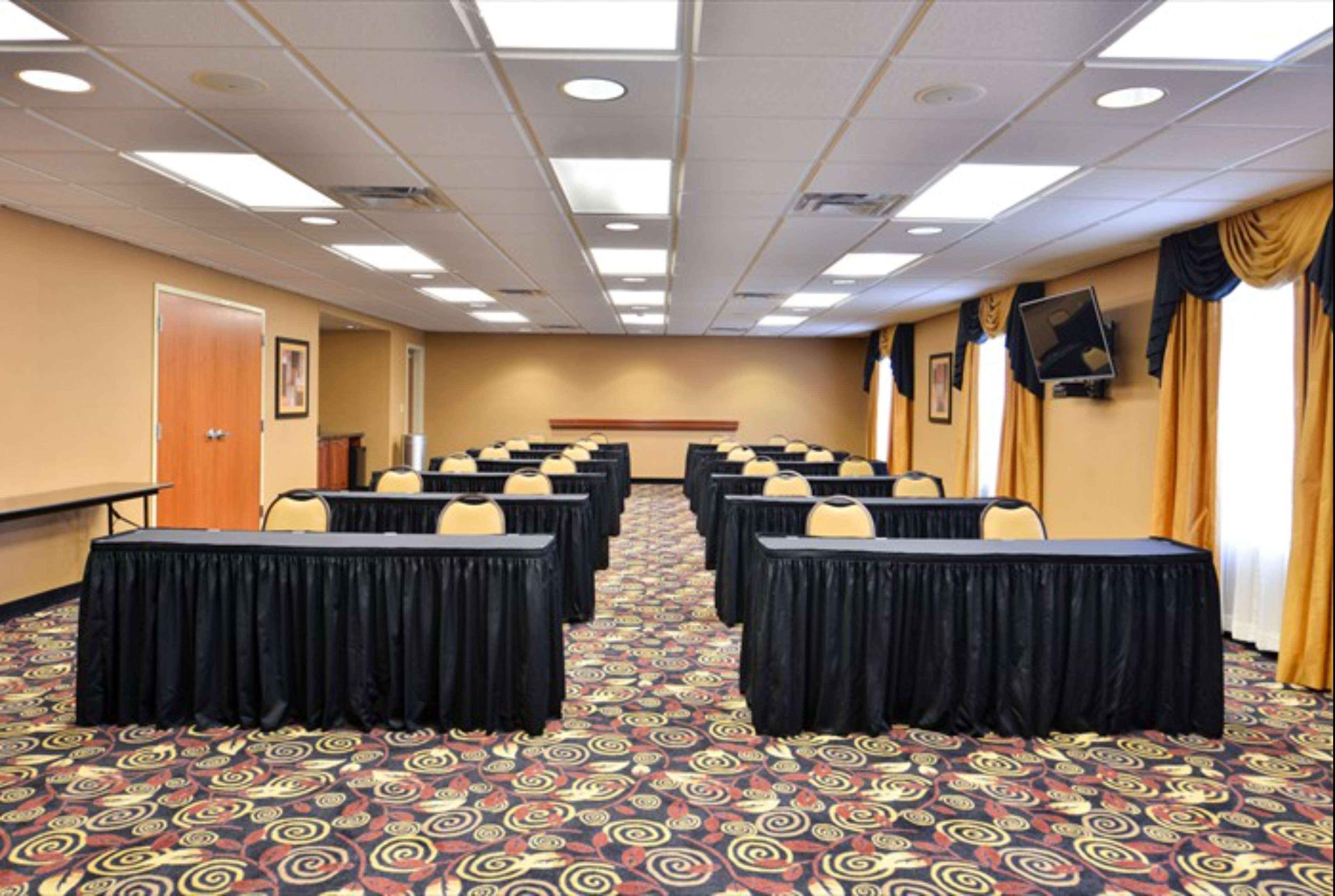 Hampton Inn & Suites Richmond Bagian luar foto