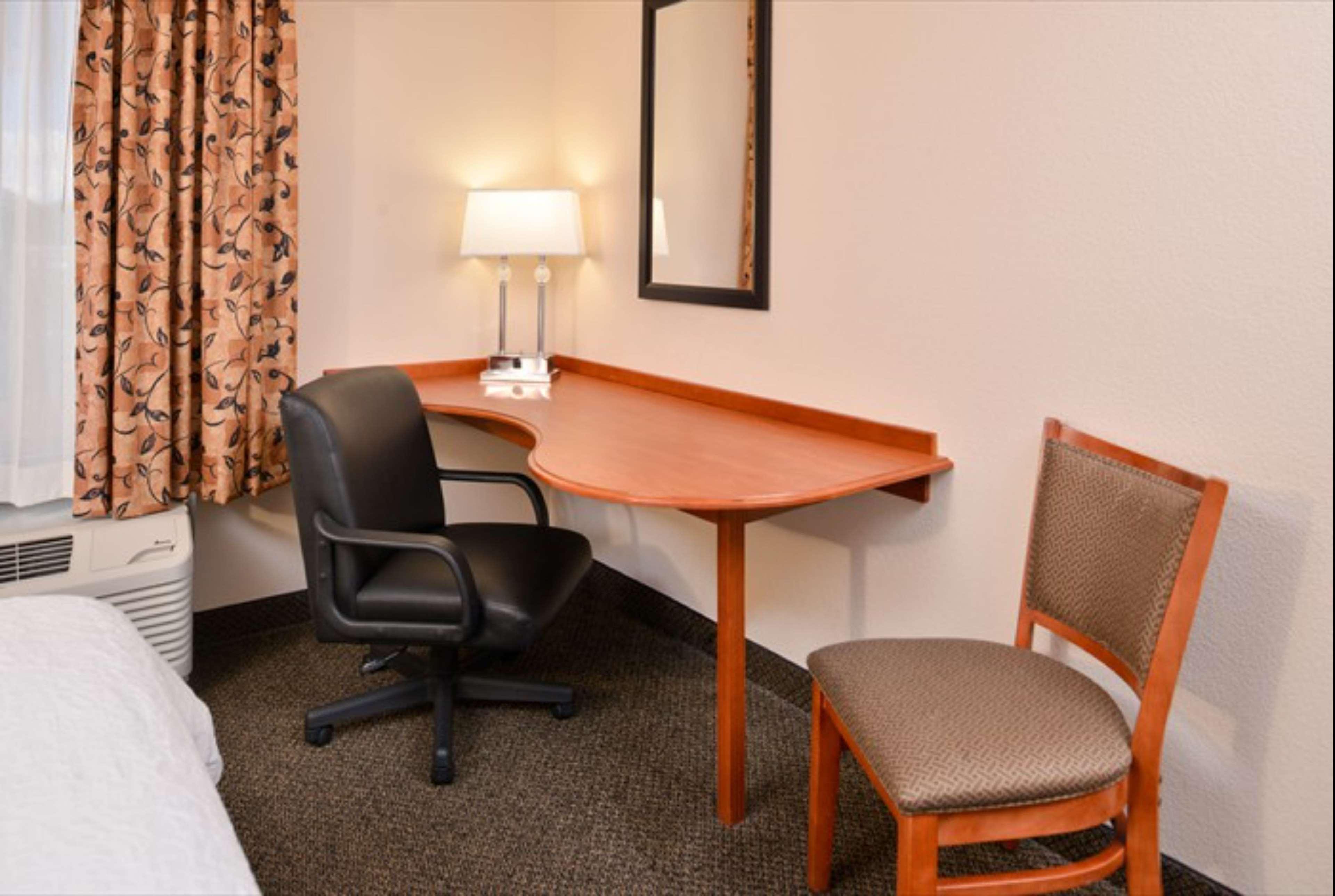 Hampton Inn & Suites Richmond Bagian luar foto