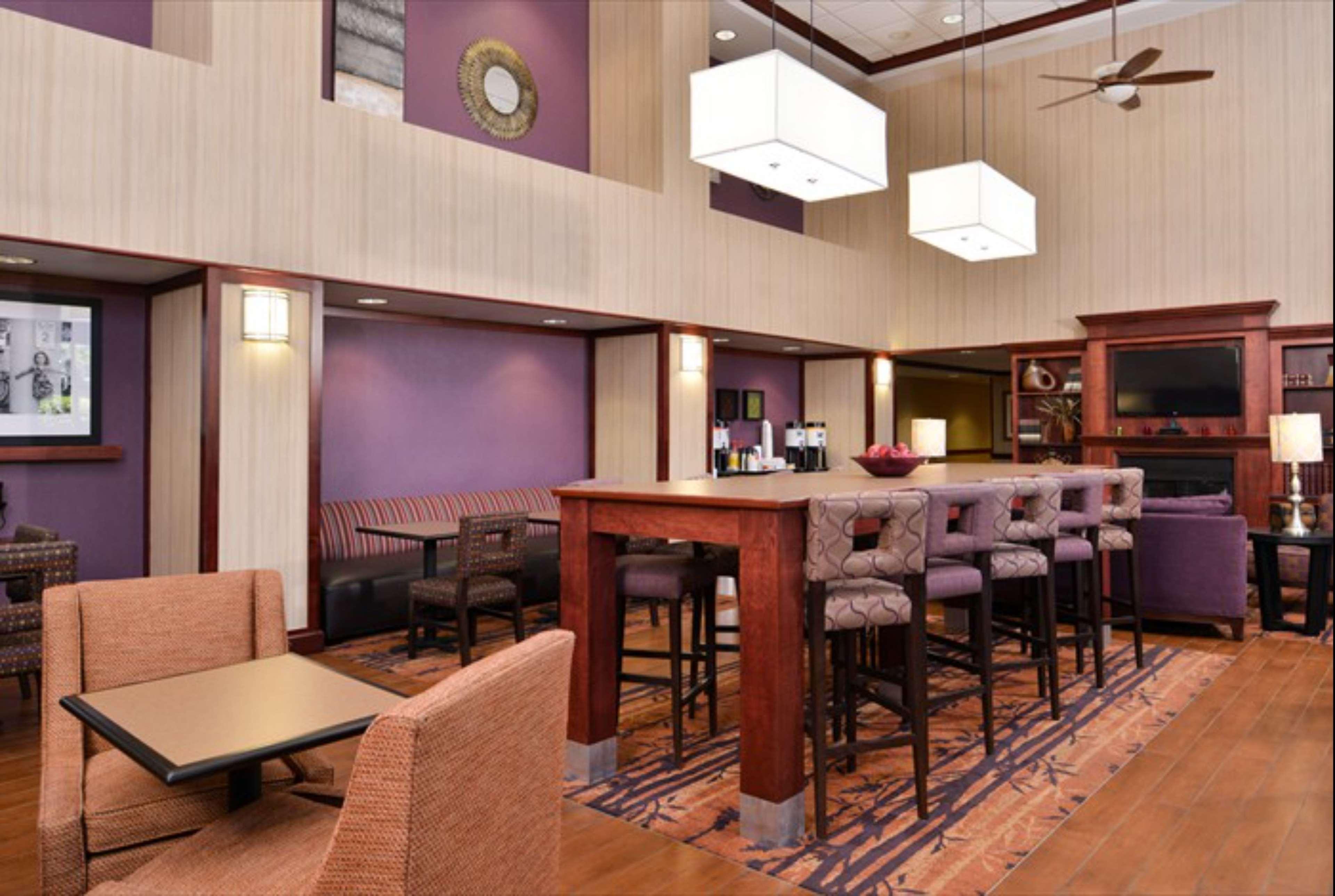 Hampton Inn & Suites Richmond Bagian luar foto
