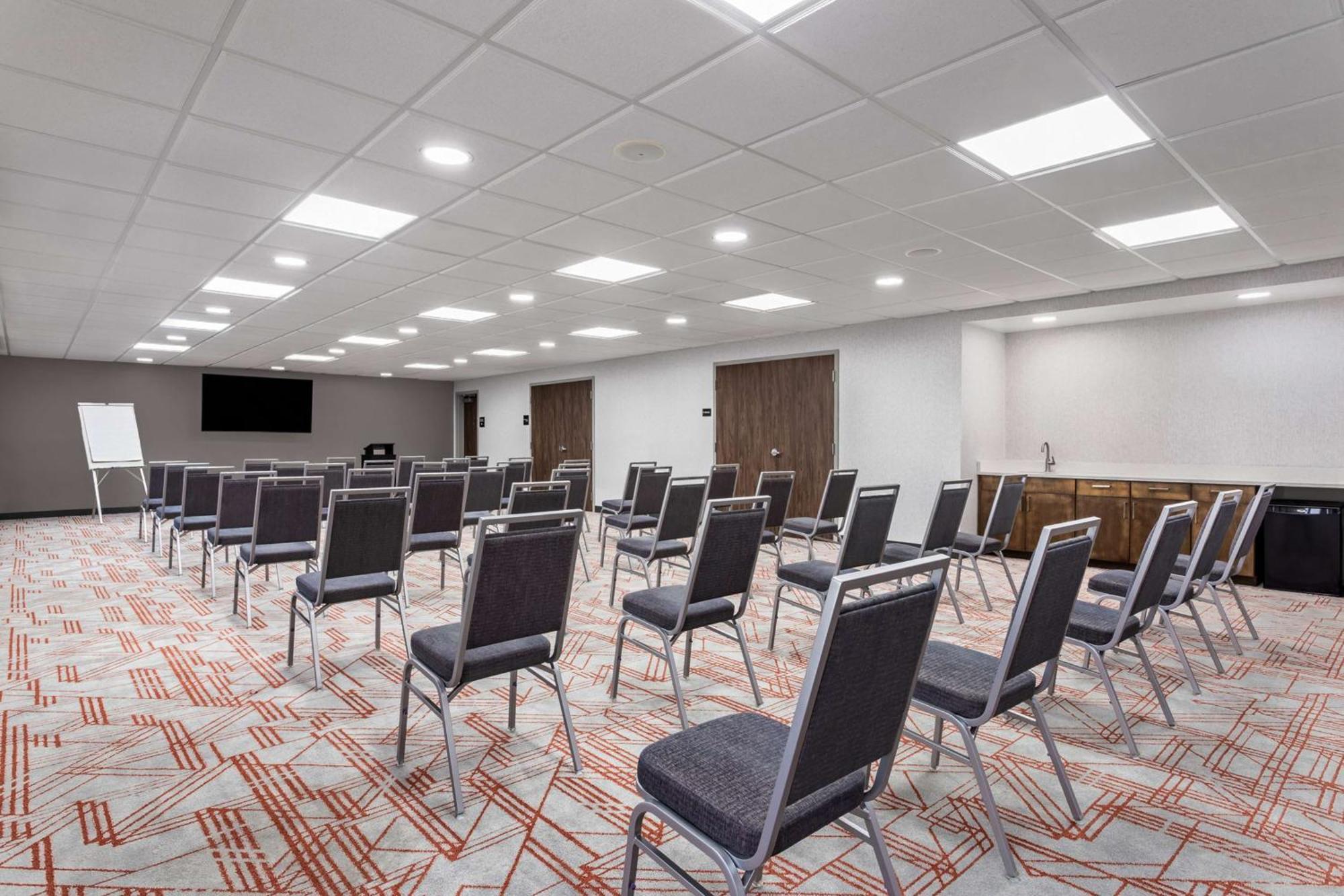 Hampton Inn & Suites Richmond Bagian luar foto