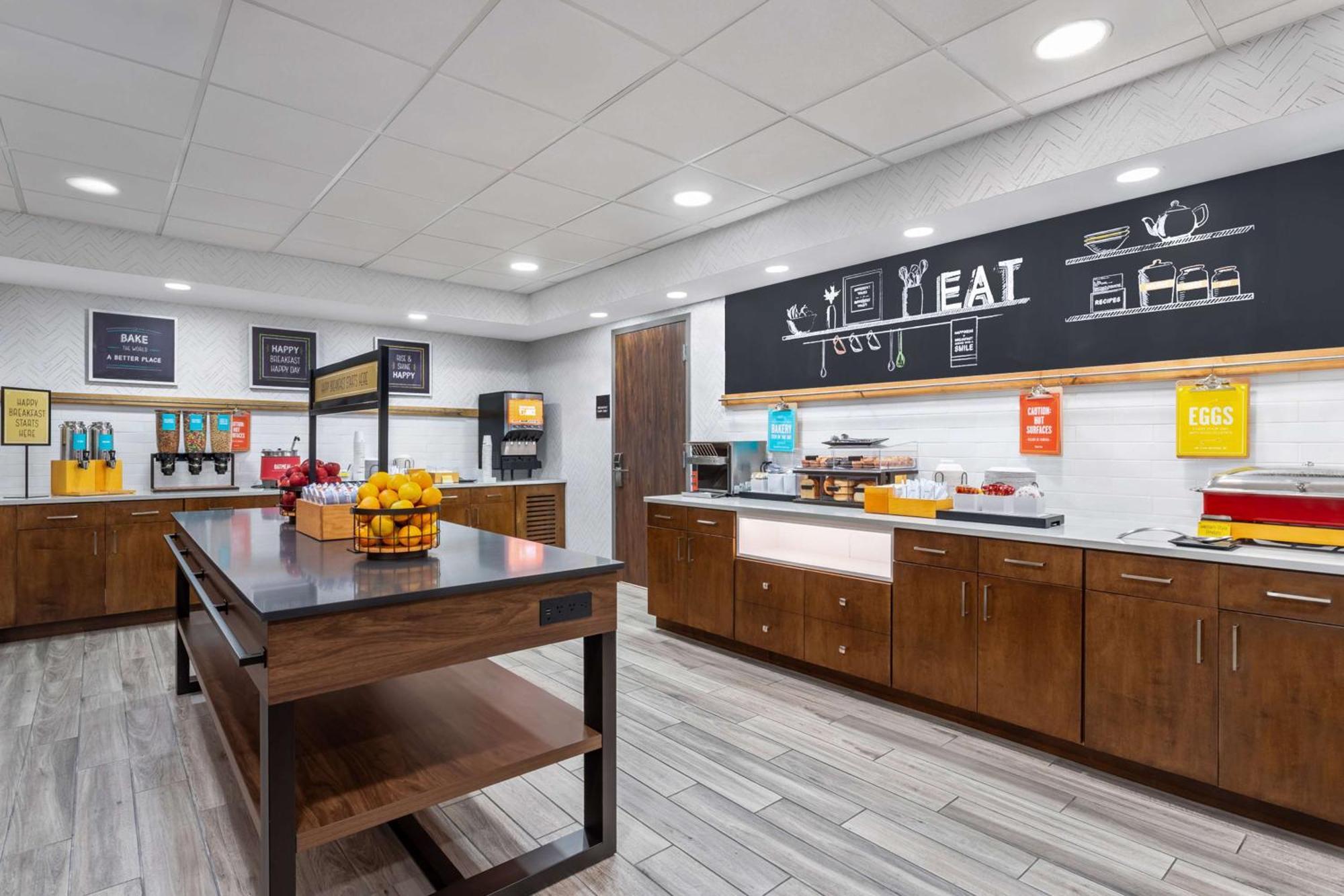Hampton Inn & Suites Richmond Bagian luar foto